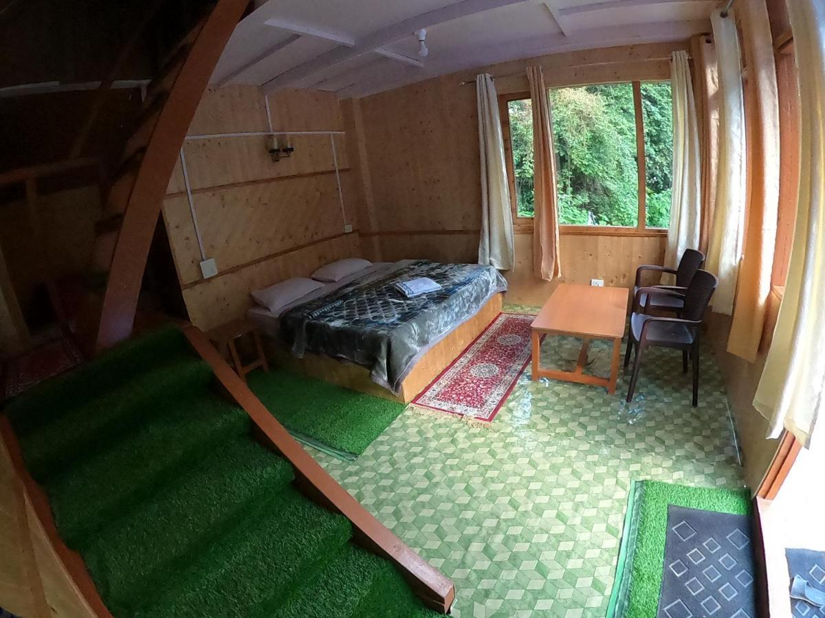 Reverberate Cafe & Cottages - Negi'S Place Jibhi Eksteriør billede